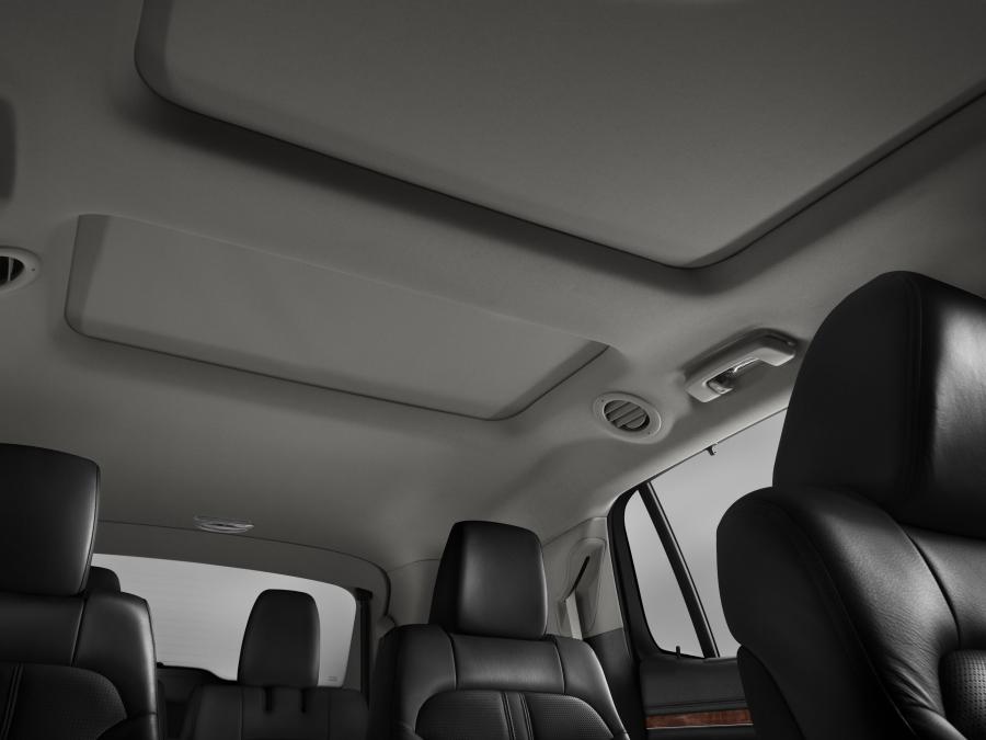 Детали интерьера Lincoln MKT 2010 года  (фото 37 из 79)